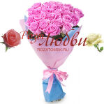 №164 Букет из 25 розовых роз в оформление.